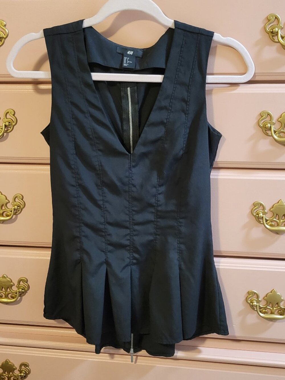 H&M sleeveless top size 2